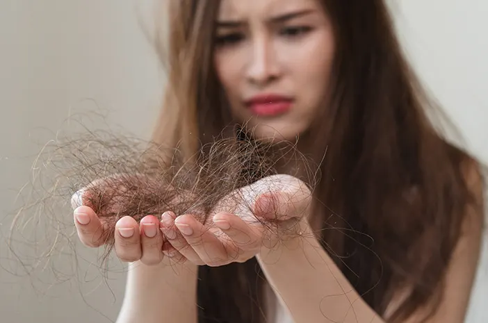 rambut rontok diusia muda-wanita